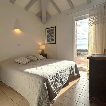 Mini-villa A 5 Minutes De La De Santa Giulia Villa *